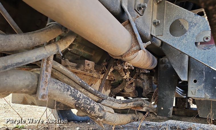 image for item DQ8654 1991 Mack RD688S semi truck