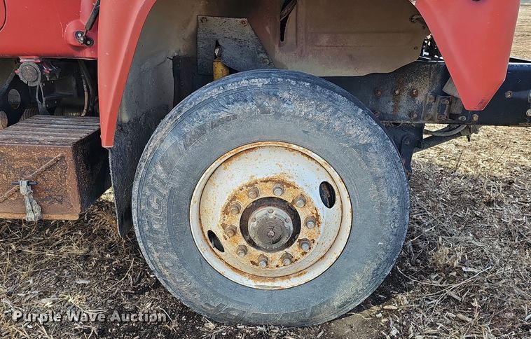 image for item DQ8654 1991 Mack RD688S semi truck