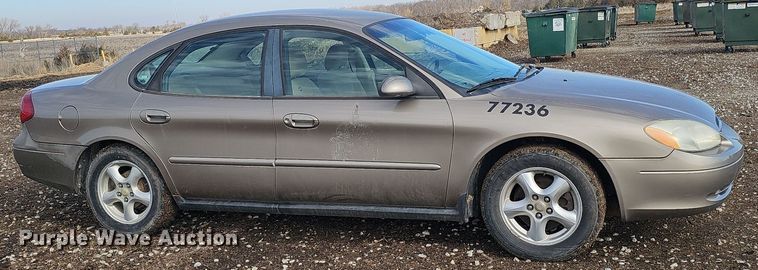 image for item DQ8656 2002 Ford Taurus SE 