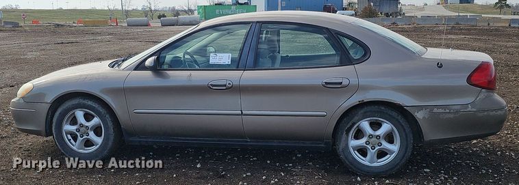 image for item DQ8656 2002 Ford Taurus SE 