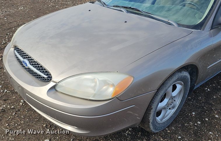 image for item DQ8656 2002 Ford Taurus SE 