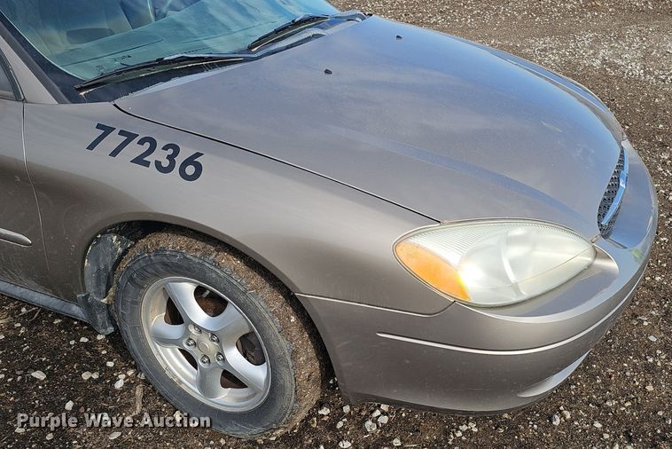 image for item DQ8656 2002 Ford Taurus SE 