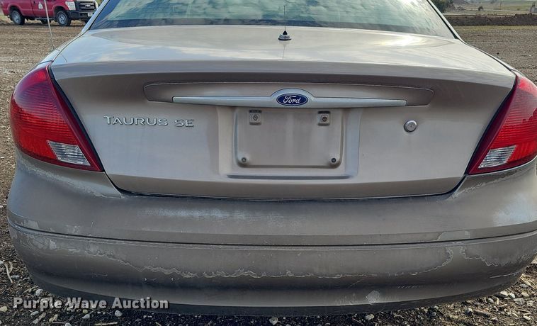 image for item DQ8656 2002 Ford Taurus SE 