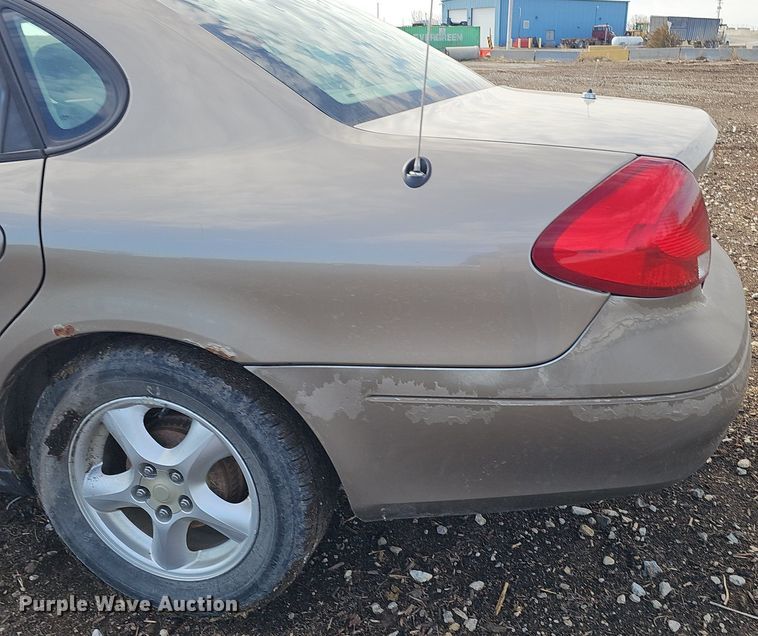 image for item DQ8656 2002 Ford Taurus SE 
