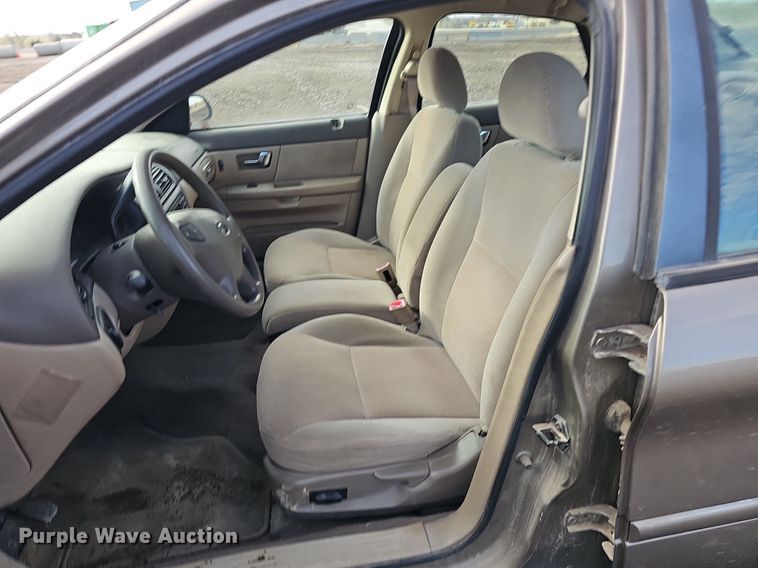 image for item DQ8656 2002 Ford Taurus SE 