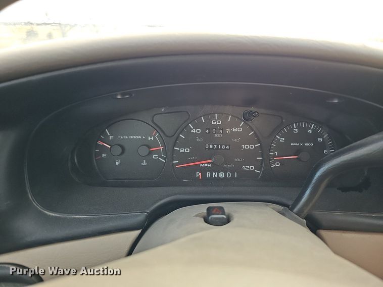 image for item DQ8656 2002 Ford Taurus SE 