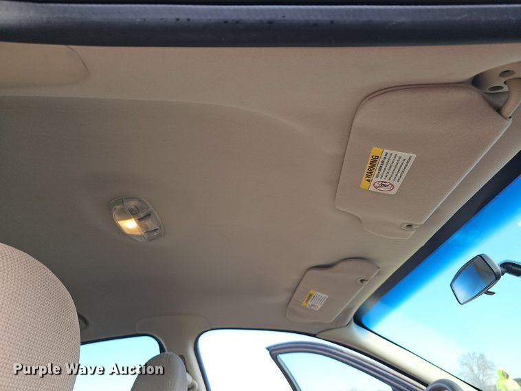 image for item DQ8656 2002 Ford Taurus SE 