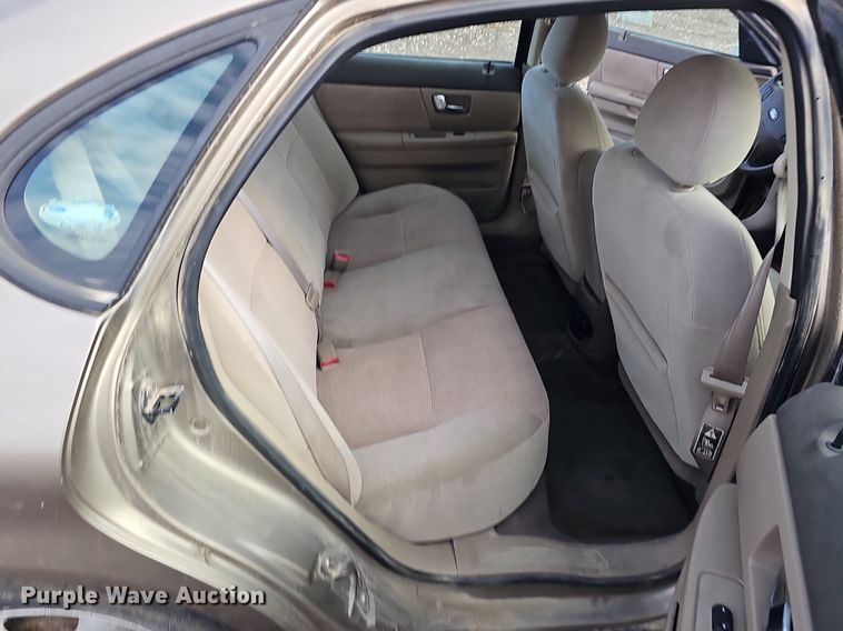 image for item DQ8656 2002 Ford Taurus SE 