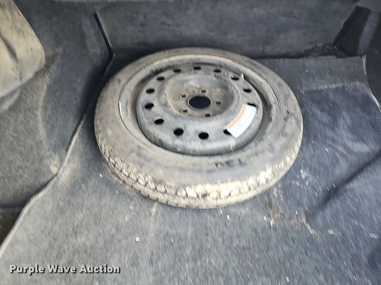 image for item DQ8656 2002 Ford Taurus SE 