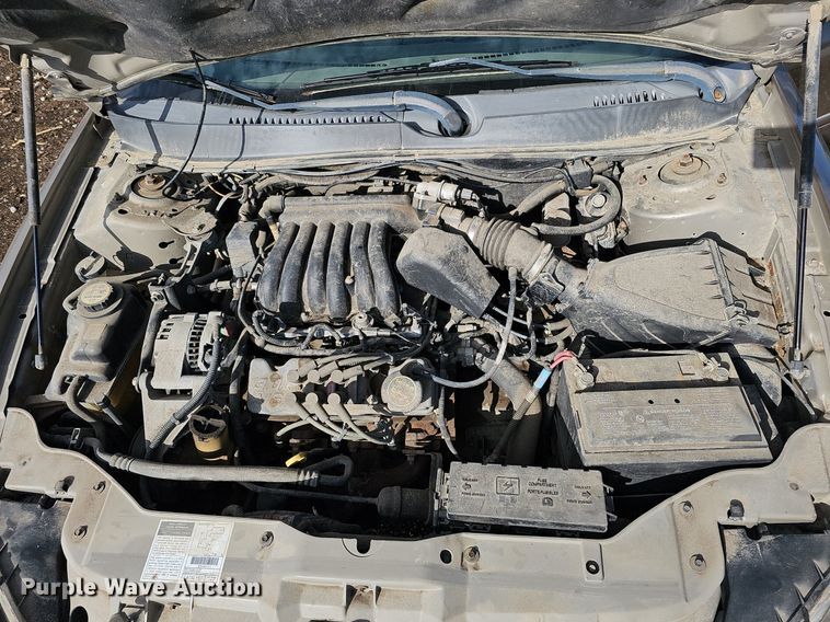 image for item DQ8656 2002 Ford Taurus SE 