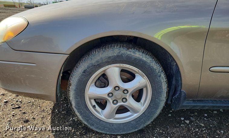 image for item DQ8656 2002 Ford Taurus SE 