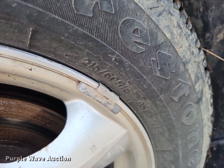 image for item DQ8656 2002 Ford Taurus SE 