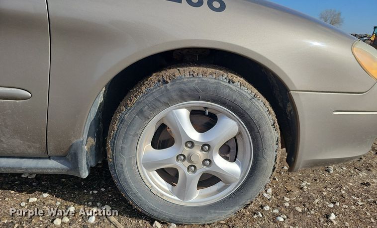 image for item DQ8656 2002 Ford Taurus SE 