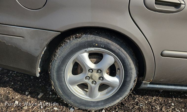 image for item DQ8656 2002 Ford Taurus SE 