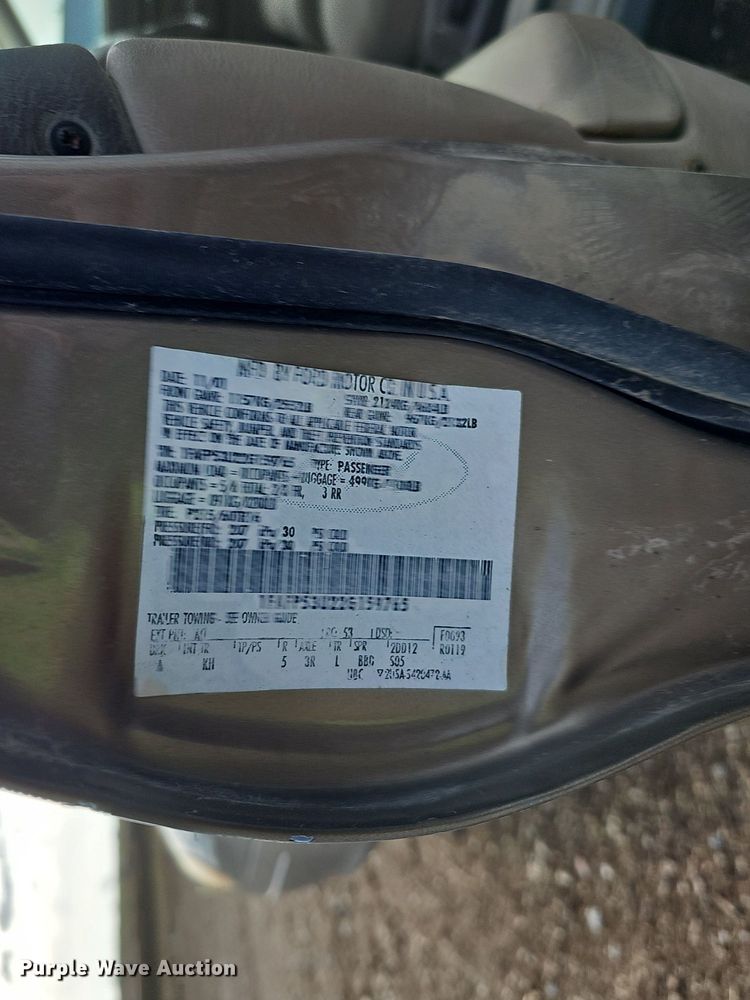 image for item DQ8656 2002 Ford Taurus SE 