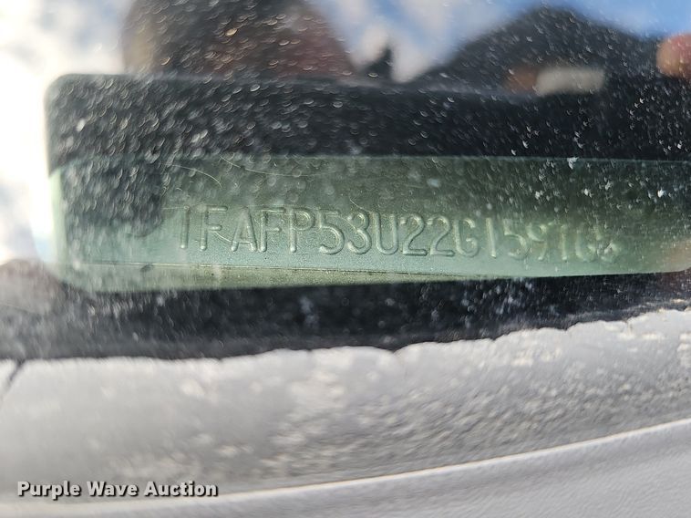 image for item DQ8656 2002 Ford Taurus SE 