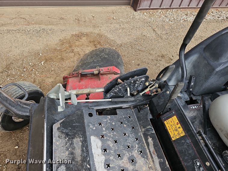 image for item DQ8672 Toro Groundsmaster 7200 ZTR lawn mower