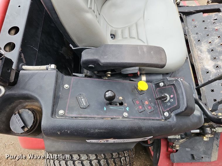 image for item DQ8672 Toro Groundsmaster 7200 ZTR lawn mower