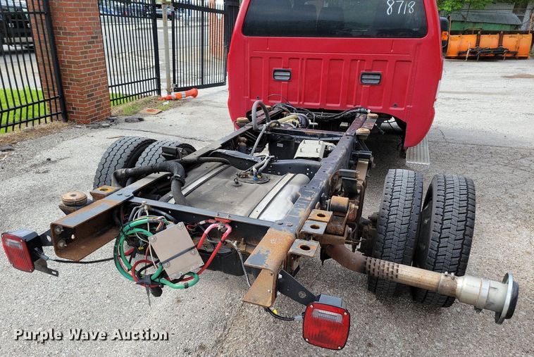 image for item DR8032 2012 Ford F550 Super Duty XLT Crew Cab truck cab and chassis