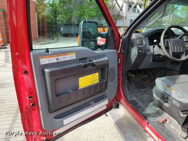 image for item DR8032 2012 Ford F550 Super Duty XLT Crew Cab truck cab and chassis