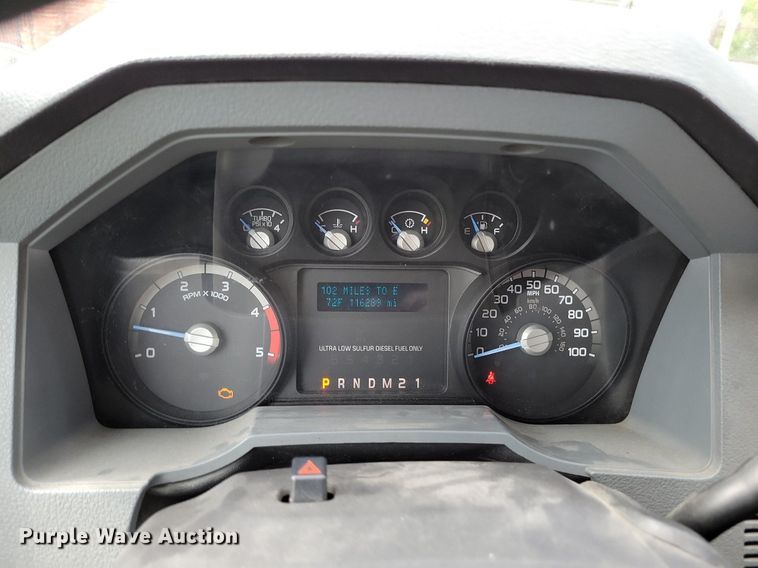 image for item DR8032 2012 Ford F550 Super Duty XLT Crew Cab truck cab and chassis