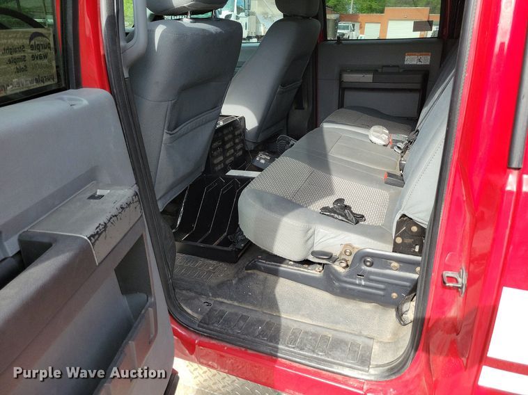 image for item DR8032 2012 Ford F550 Super Duty XLT Crew Cab truck cab and chassis