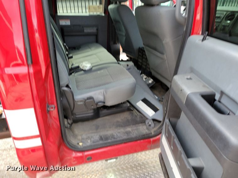 image for item DR8032 2012 Ford F550 Super Duty XLT Crew Cab truck cab and chassis