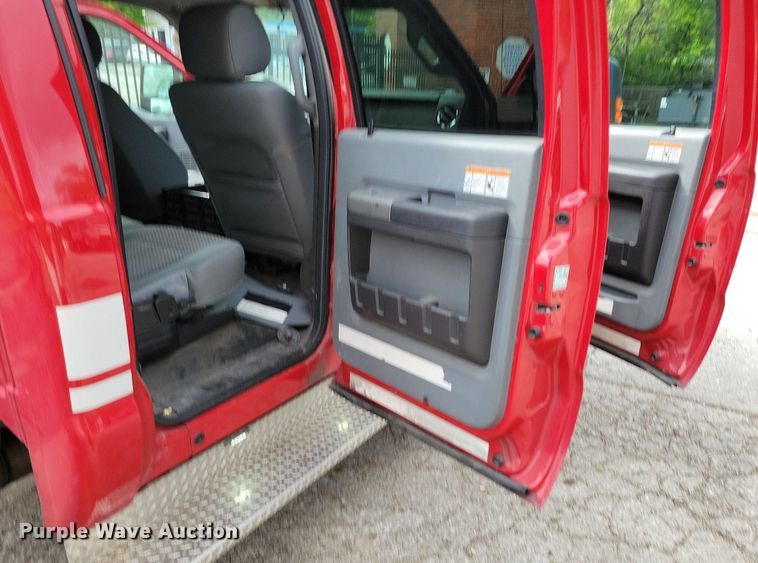 image for item DR8032 2012 Ford F550 Super Duty XLT Crew Cab truck cab and chassis