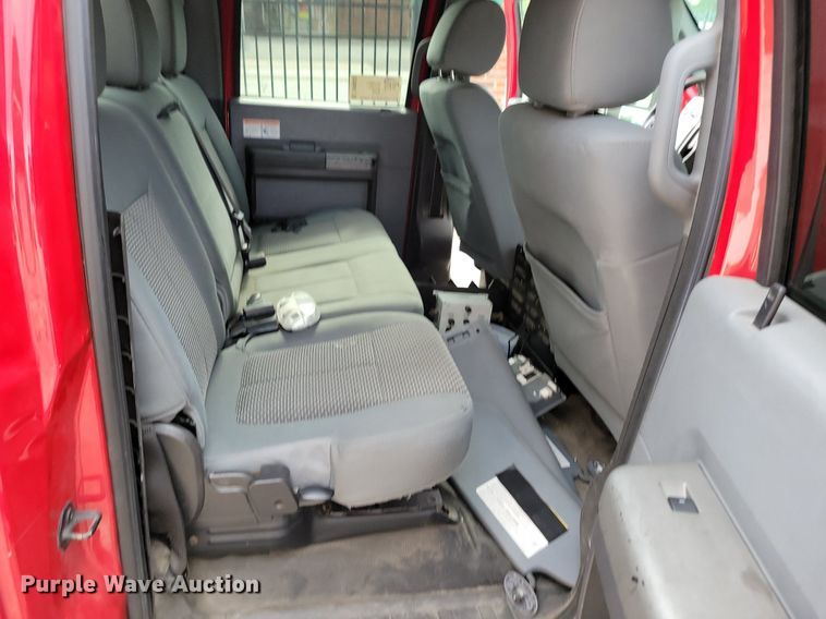 image for item DR8032 2012 Ford F550 Super Duty XLT Crew Cab truck cab and chassis