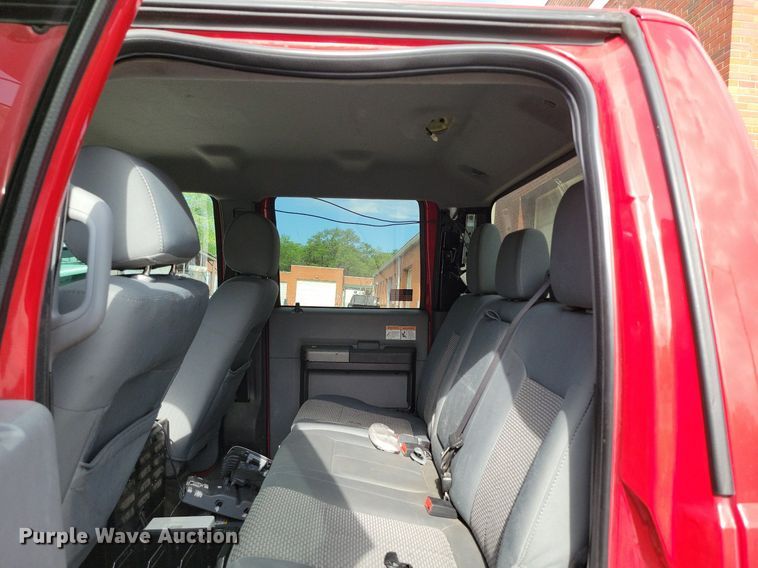 image for item DR8032 2012 Ford F550 Super Duty XLT Crew Cab truck cab and chassis