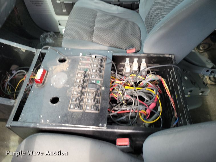 image for item DR8032 2012 Ford F550 Super Duty XLT Crew Cab truck cab and chassis