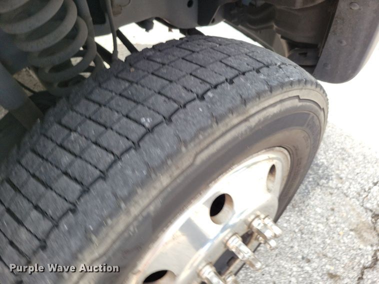 image for item DR8032 2012 Ford F550 Super Duty XLT Crew Cab truck cab and chassis