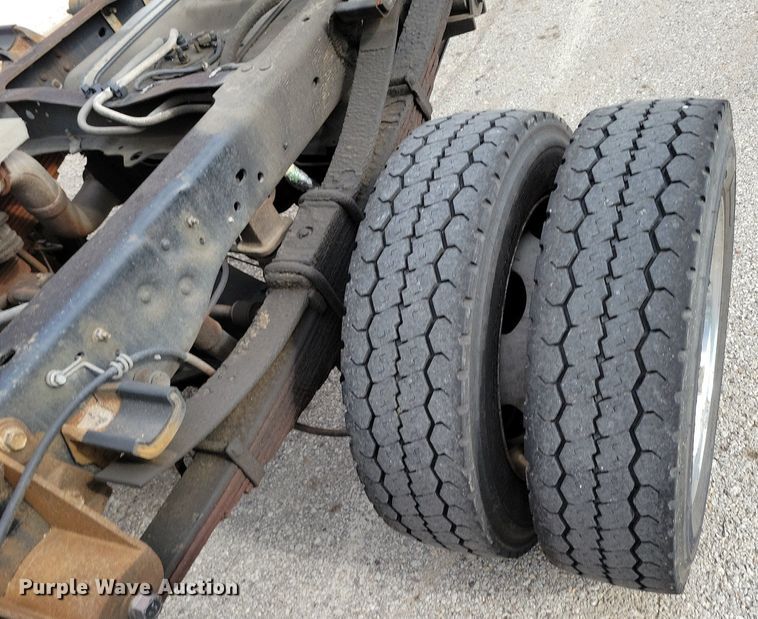 image for item DR8032 2012 Ford F550 Super Duty XLT Crew Cab truck cab and chassis