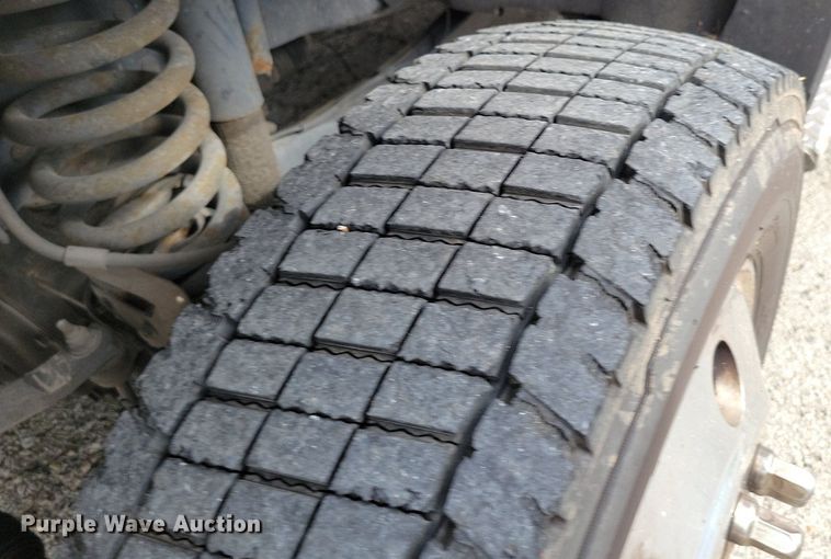 image for item DR8032 2012 Ford F550 Super Duty XLT Crew Cab truck cab and chassis