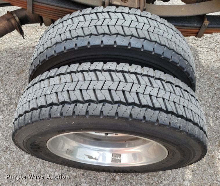 image for item DR8032 2012 Ford F550 Super Duty XLT Crew Cab truck cab and chassis