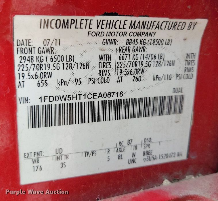 image for item DR8032 2012 Ford F550 Super Duty XLT Crew Cab truck cab and chassis