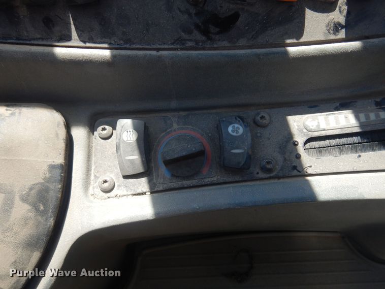 image for item DV9956 2001 Caterpillar 420D backhoe