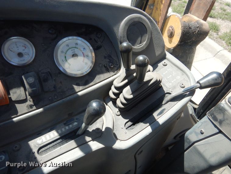 image for item DV9956 2001 Caterpillar 420D backhoe