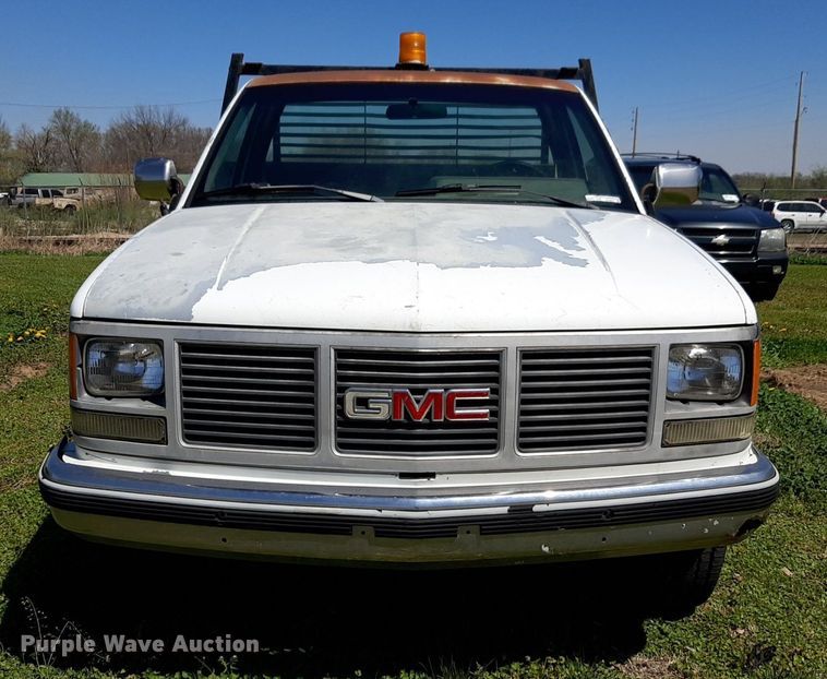 image for item DV9957 1989 GMC Sierra C2500 flatbed pickup truck