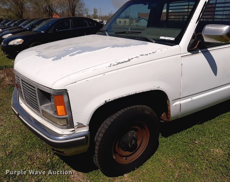 image for item DV9957 1989 GMC Sierra C2500 flatbed pickup truck