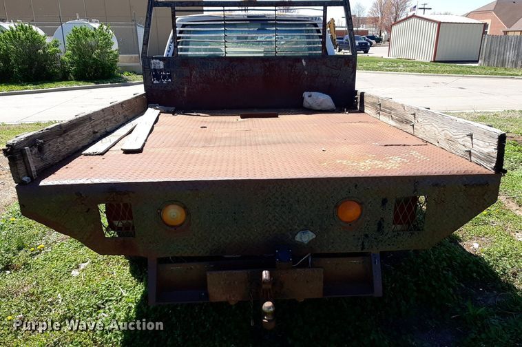 image for item DV9957 1989 GMC Sierra C2500 flatbed pickup truck