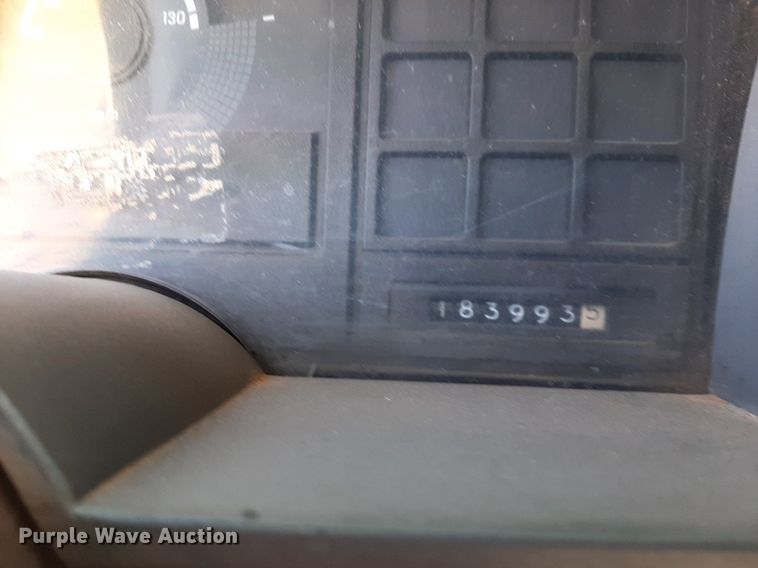 image for item DV9957 1989 GMC Sierra C2500 flatbed pickup truck