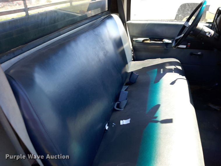 image for item DV9957 1989 GMC Sierra C2500 flatbed pickup truck