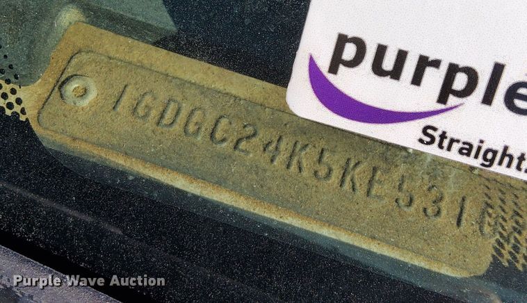 image for item DV9957 1989 GMC Sierra C2500 flatbed pickup truck