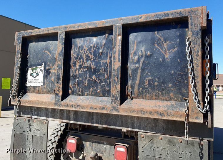 image for item DV9962 1992 Chevrolet Kodiak dump truck