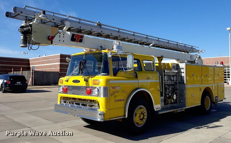 image for item DV9963 1981 Ford Pierce ladder fire truck