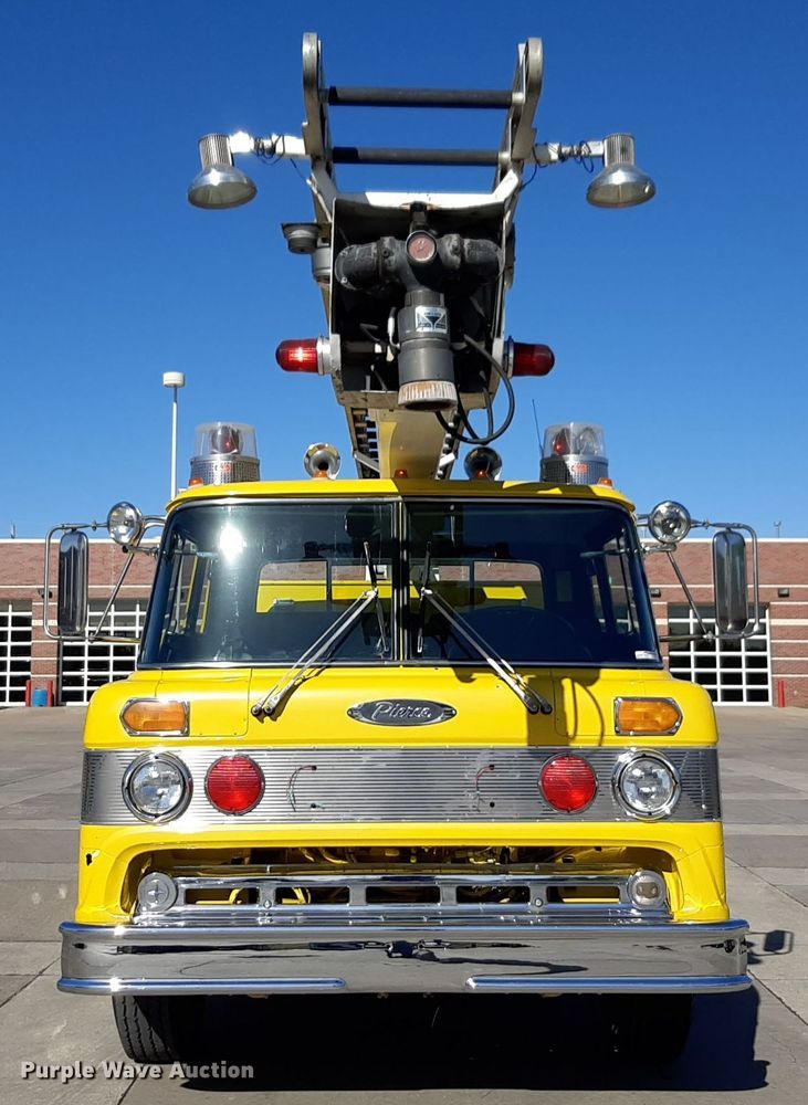 image for item DV9963 1981 Ford Pierce ladder fire truck