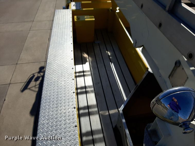 image for item DV9963 1981 Ford Pierce ladder fire truck