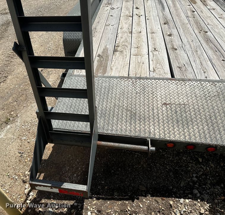 image for item EH5466 2008 Starlite equipment trailer