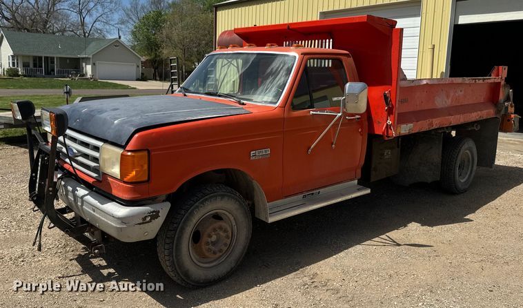 image for item EH5467 1991 Ford F450 Super Duty dump truck